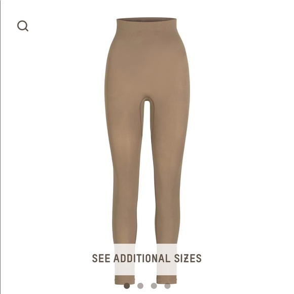 Skims Sculpting Leggings - Picture 5 of 8